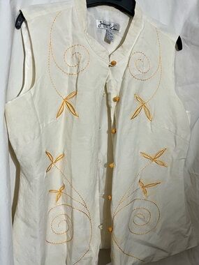 Vintage Jennifer Eden Embroidered Cream Sleeveless Button Front Top